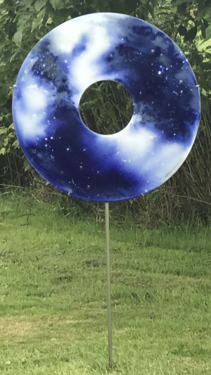 Hermine van der Does - Heaven and earth (Glass)